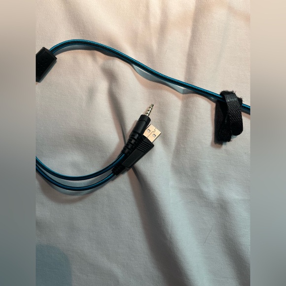 Black and Blue Bengo Gaming Headset Noise Cancelling Over Ear with Mic - Picture 4 of 7